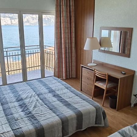 Hotel Nike Бренцоне-суль-Гарда Екстер'єр фото