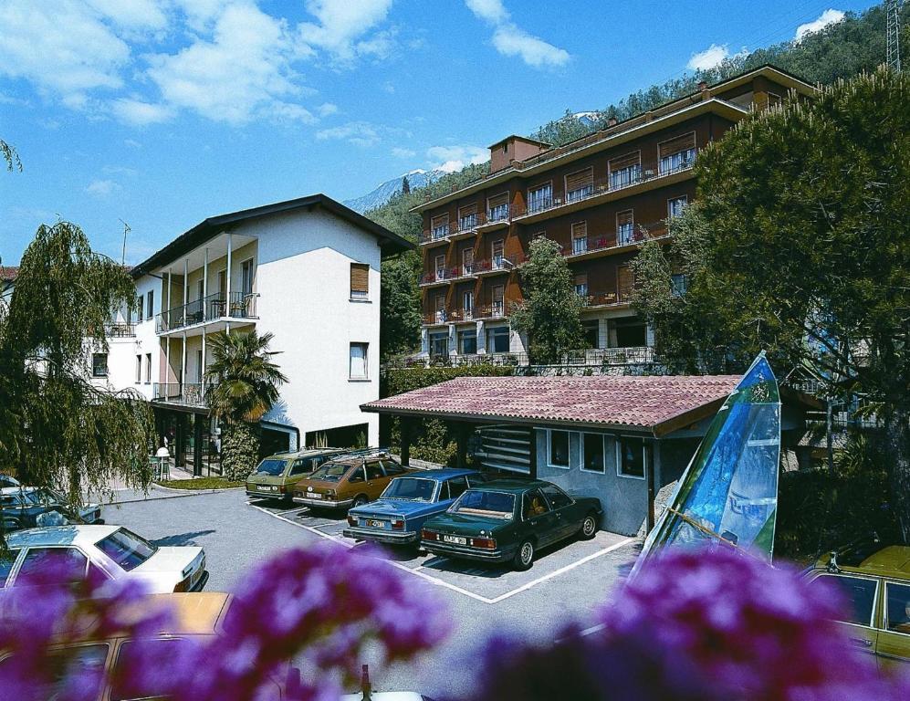 Hotel Nike Бренцоне-суль-Гарда Екстер'єр фото